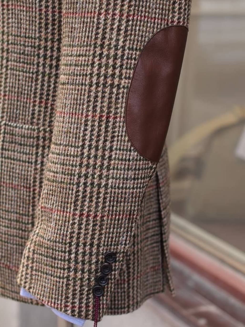 Tailoring detail by Dulo Attires