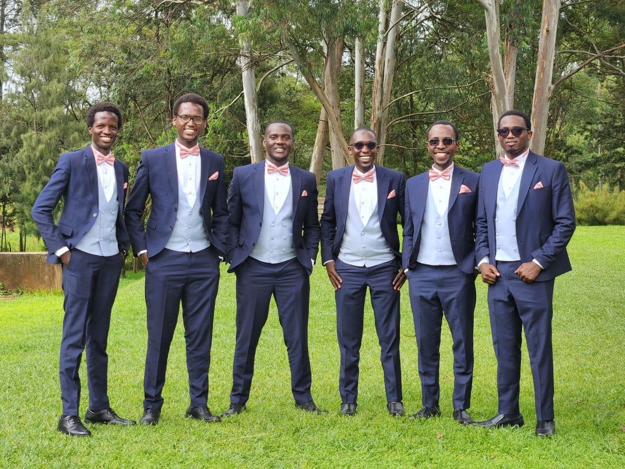 Wedding party dressed by Dulo Attires